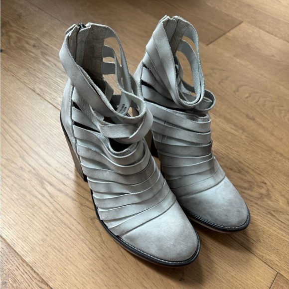 Free People Hybrid Leather Strappy Booties - Light Gray/White - Size 37 - EUC - Picture 5 of 10